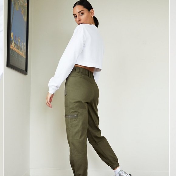 Aritzia TNA Cargo Jogger Sargesse Color - Picture 5 of 11